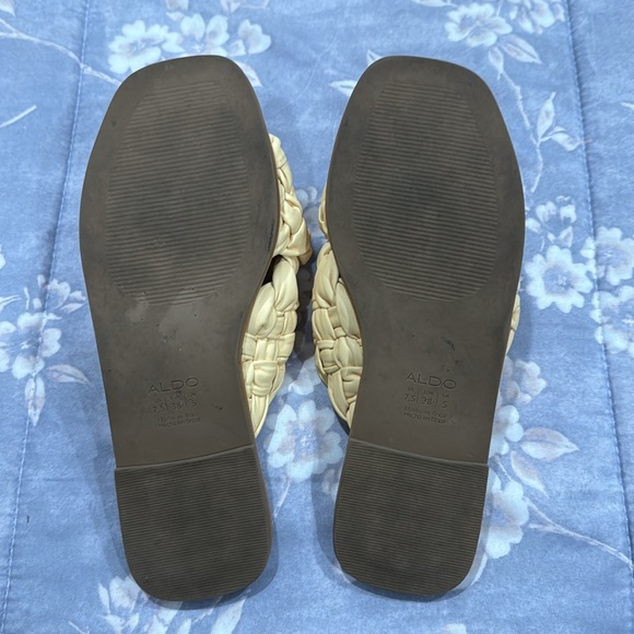 🚨2/$10‼️ALDO Light Yellow Sandals - Picture 7 of 7